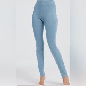 Good American Pull On Soft Sculpt Skinny Jeans